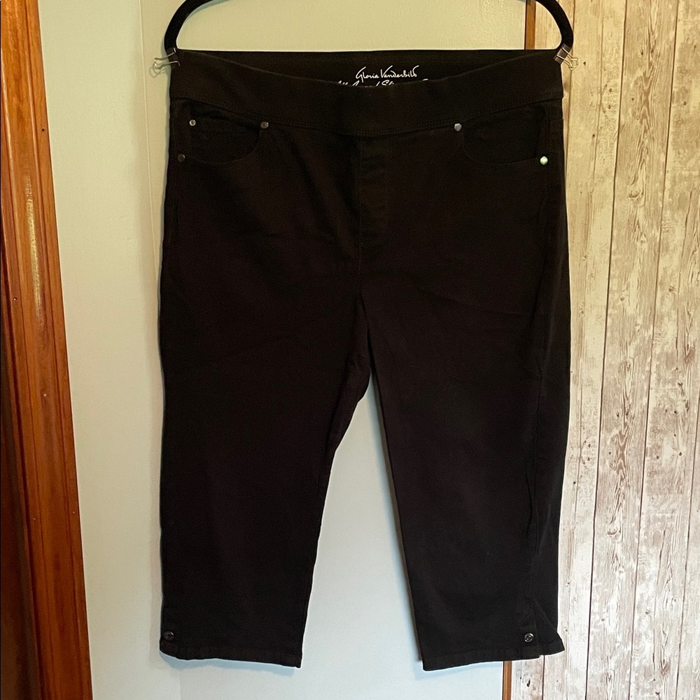 Gloria Vanderbilt Women's Cropped Black Jeans
